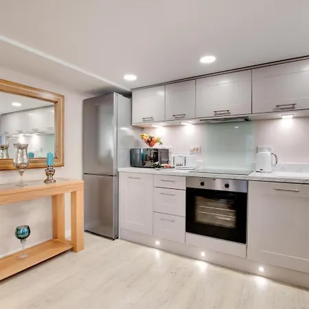 The Admirals 2 * Whitby